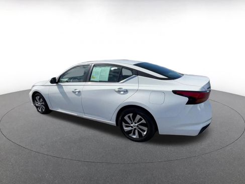 Used 2023 Nissan Altima 2.5 S FWD image 10