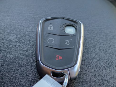 Used 2024 Cadillac XT6 Premium Luxury image 33