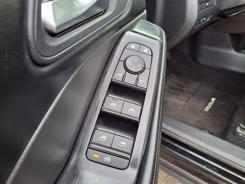 Used 2025 Nissan Rogue SV AWD/4WD image 21