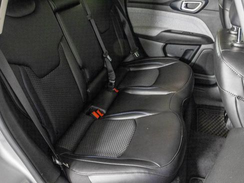 Used 2022 Jeep Compass Latitude w/ Convenience Group AWD/4WD image 40