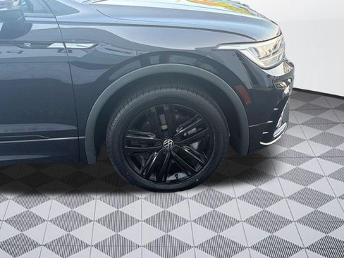 Certified 2022 Volkswagen Tiguan SE R-Line AWD/4WD image 12