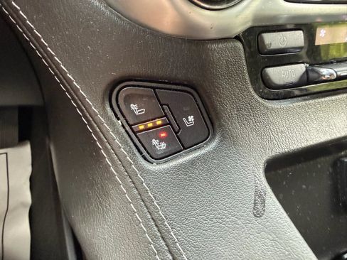 Used 2019 GMC Yukon XL SLT w/ Open Road Package RWD image 34