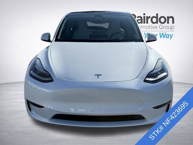 Used 2022 Tesla Model Y Long Range AWD/4WD image 2
