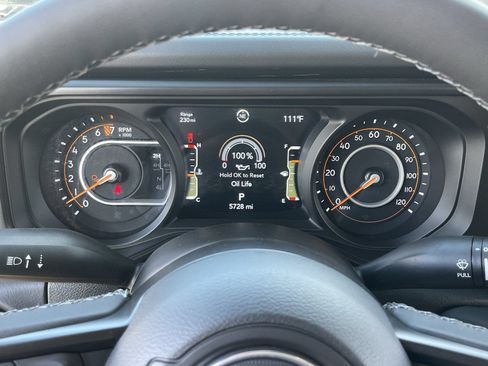 Used 2025 Jeep Gladiator Rubicon AWD/4WD image 30