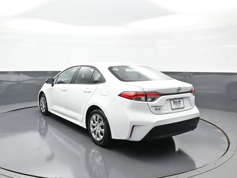 Certified 2025 Toyota Corolla LE image 8