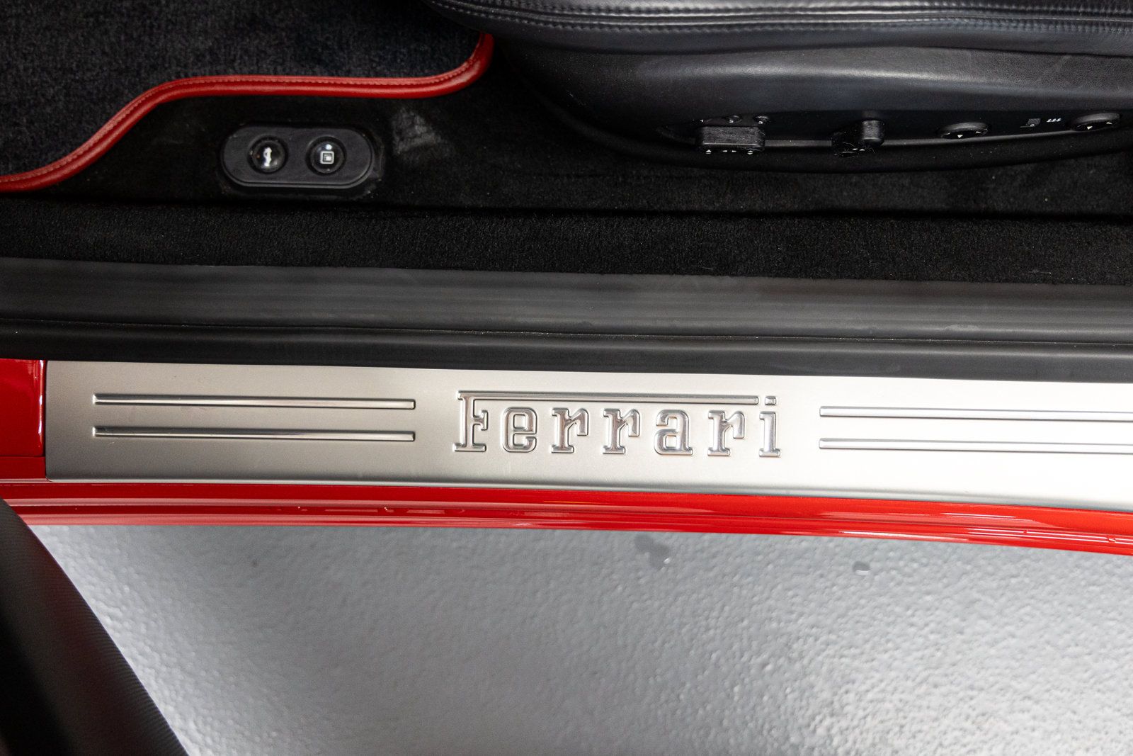 Used 2011 Ferrari California RWD image 46