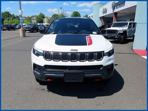 Used 2023 Jeep Compass Trailhawk w/ Trailhawk Elite Group AWD/4WD image 2