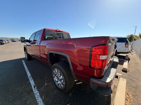 Used 2018 GMC Sierra 2500 Denali w/ Duramax Plus Package AWD/4WD image 7