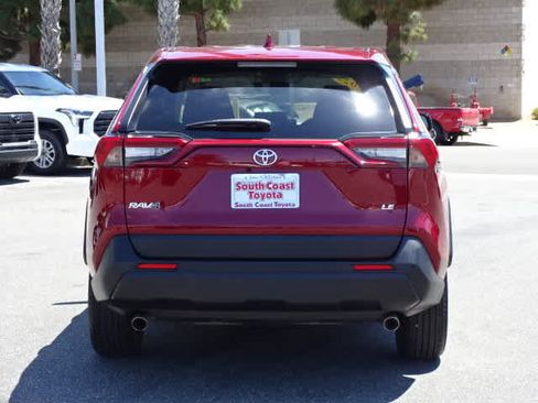 Used 2022 Toyota RAV4 LE FWD image 14