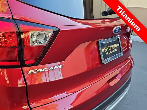 Used 2019 Ford Escape Titanium image 11