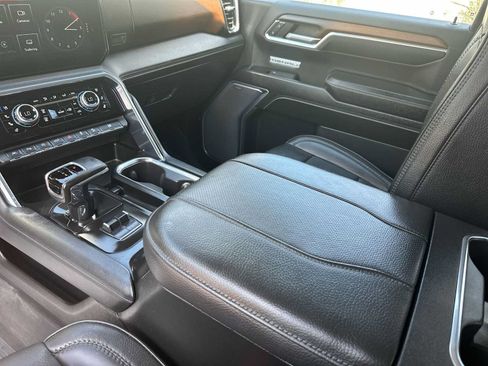 Used 2024 GMC Sierra 1500 Denali AWD/4WD image 21