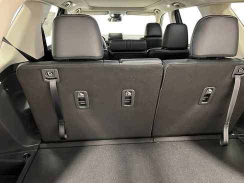 New 2025 Honda Pilot Touring image 33