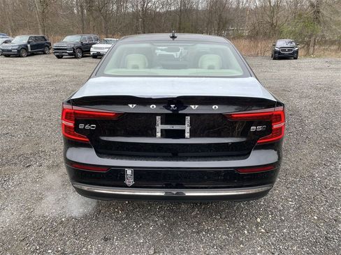 Certified 2023 Volvo S60 B5 Ultimate w/ Climate Package image 7