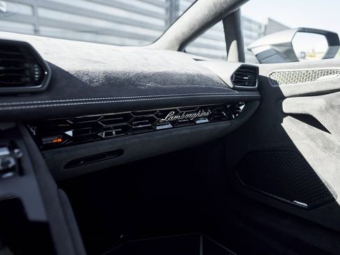 Used 2024 Lamborghini Huracan Sterrato image 56