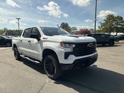Used 2023 Chevrolet Silverado 1500 LT Trail Boss w/ Protection Package image 3