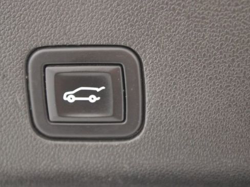 Used 2023 GMC Yukon XL Denali Ultimate w/ LPO, Floor Liner Package image 18