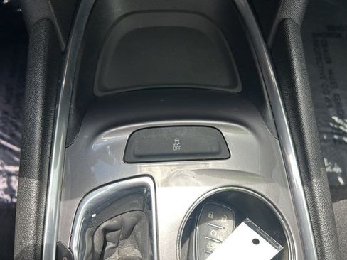 Used 2022 Chevrolet Malibu LT FWD image 9