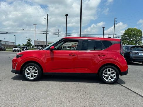 Used 2023 Kia Soul S FWD image 3