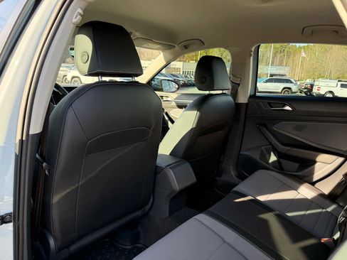 Used 2025 Volkswagen Jetta SE image 26