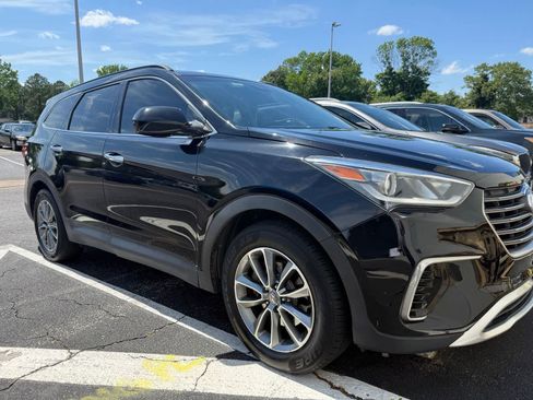 Used 2017 Hyundai Santa Fe SE AWD/4WD image 8