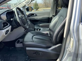 Used 2024 Chrysler Pacifica Touring-L video 3