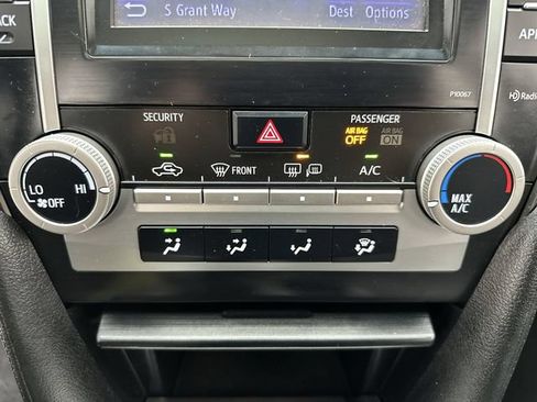 Used 2013 Toyota Camry SE w/ Convenience Pkg FWD image 19