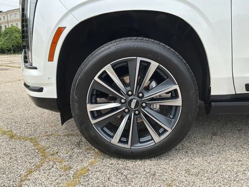 Used 2025 Cadillac Escalade Sport w/ Touring Package AWD/4WD image 18