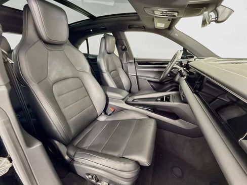 Used 2025 Porsche Macan Electric RWD image 29