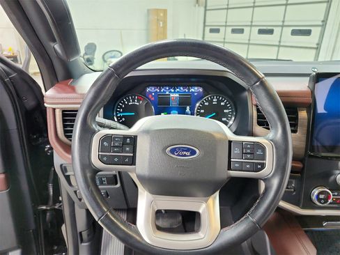 Used 2024 Ford Expedition Limited image 24
