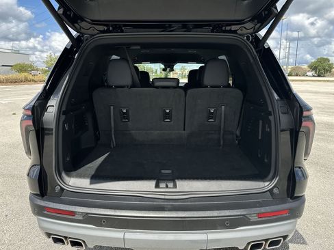 Used 2026 Chevrolet Traverse LT FWD image 30