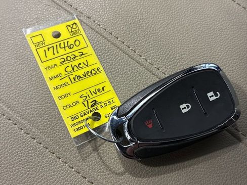 Used 2022 Chevrolet Traverse LS image 21