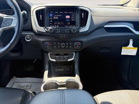 Used 2022 GMC Terrain SLT w/ Tech Package AWD/4WD image 11