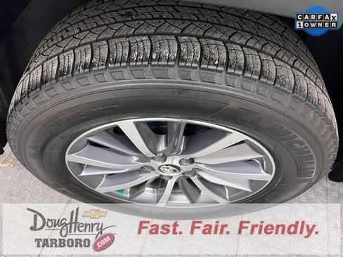 Used 2018 Toyota Highlander XLE image 16