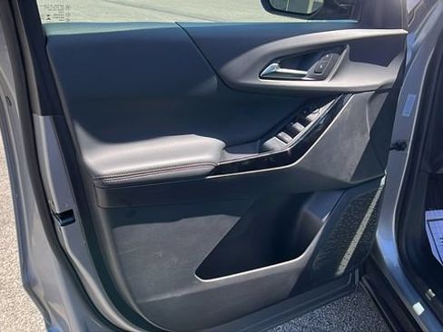 Used 2025 Chevrolet Equinox LT FWD image 15