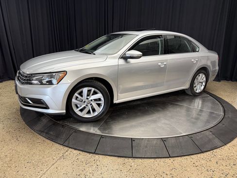 Used 2018 Volkswagen Passat 2.0T SE image 3