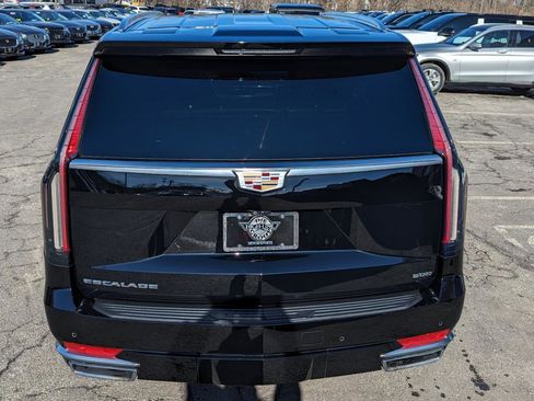 Used 2022 Cadillac Escalade Premium Luxury image 8