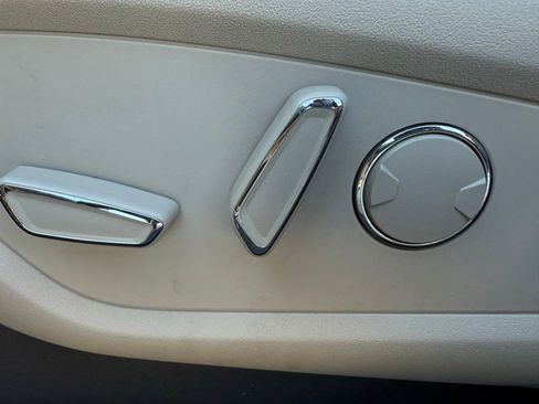 Used 2020 Lincoln Nautilus Reserve image 23