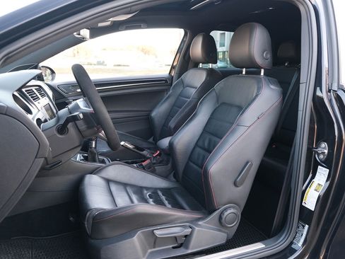 Used 2016 Volkswagen GTI SE w/ Driver Assistance Package image 15