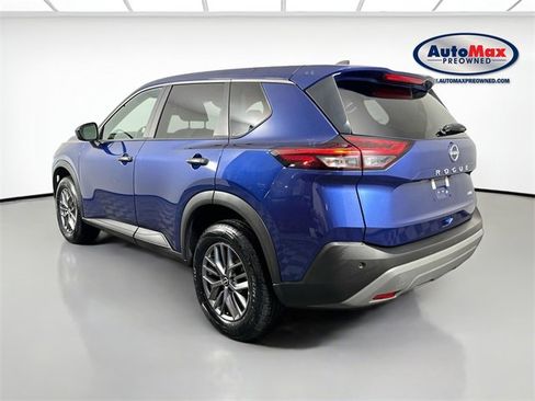 Used 2023 Nissan Rogue S image 5