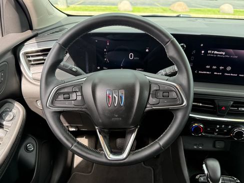 Used 2024 Buick Encore GX Preferred FWD image 22