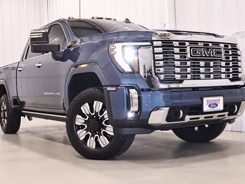 Used 2025 GMC Sierra 2500 Denali w/ Denali Reserve Package AWD/4WD image 41