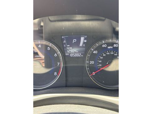 Used 2012 Hyundai Accent GLS FWD image 1