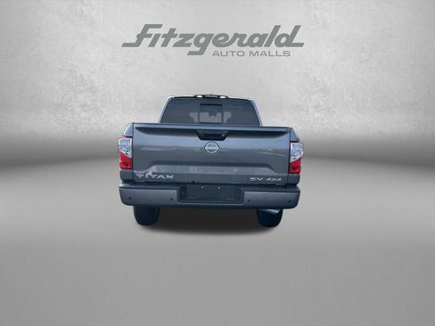 Used 2024 Nissan Titan SV image 6