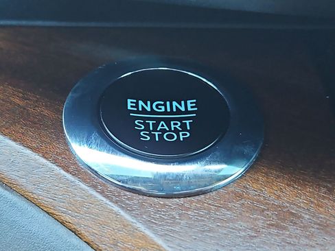 Used 2023 Ford Explorer King Ranch w/ Technology Package image 20