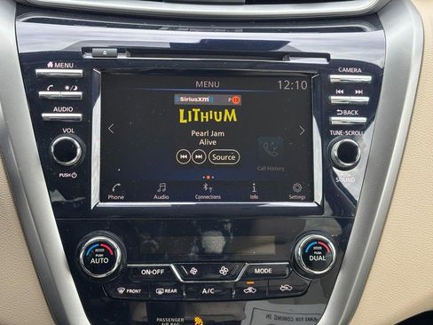 Used 2023 Nissan Murano SV image 23