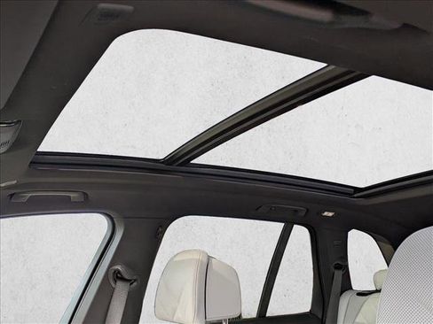 Used 2026 BMW X5 xDrive40i w/ Climate Comfort Package image 15