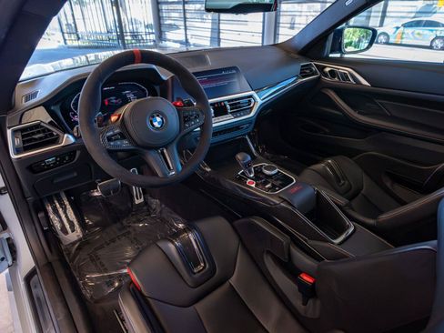 Used 2023 BMW M4 CSL RWD image 9