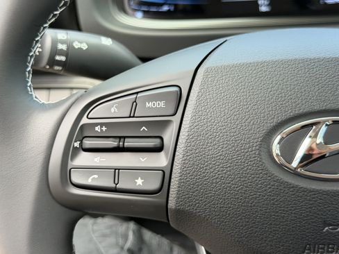 New 2026 Hyundai Venue SEL FWD image 27