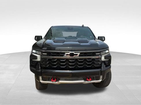 Used 2023 Chevrolet Silverado 1500 ZR2 w/ Technology Package AWD/4WD image 4