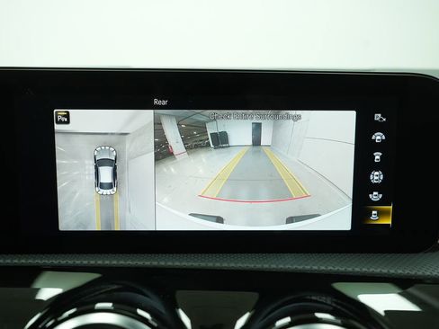 Used 2022 Mercedes-Benz CLA 250 image 18